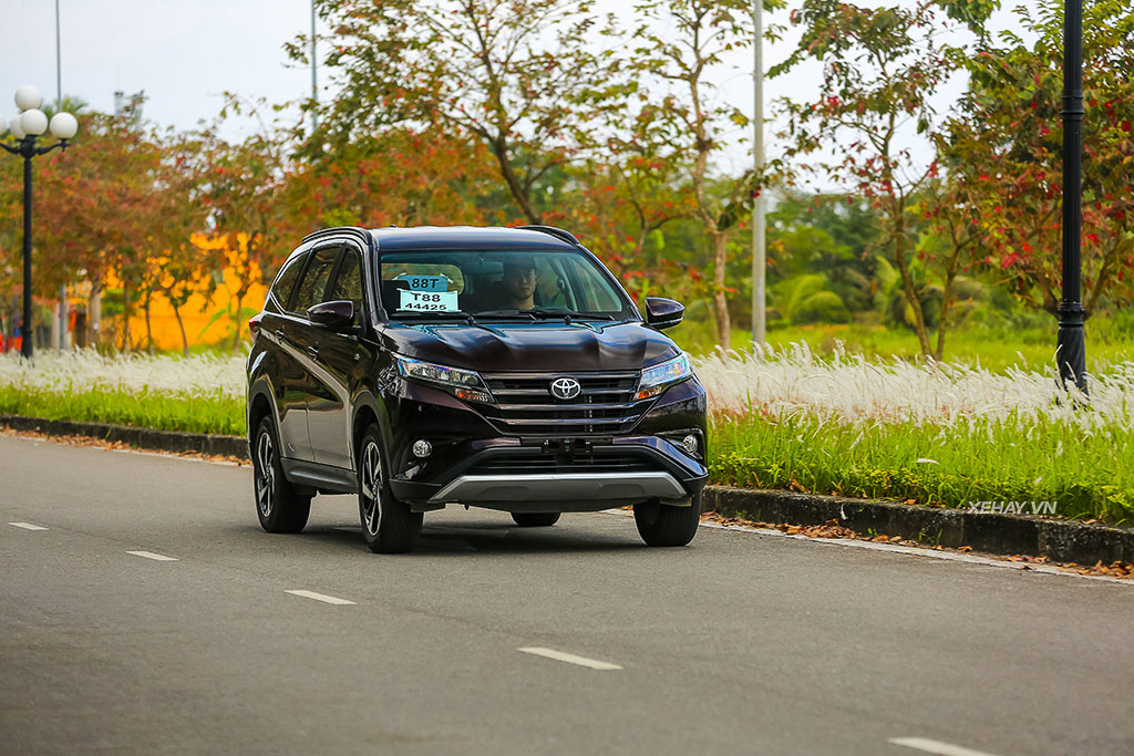 Đánh giá nhanh Toyota Rush Vừa đủ để gây áp lực lên Xpander