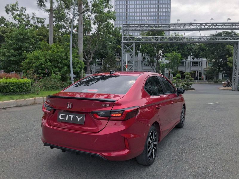 Đuôi xe Honda City 2020 màu đỏ