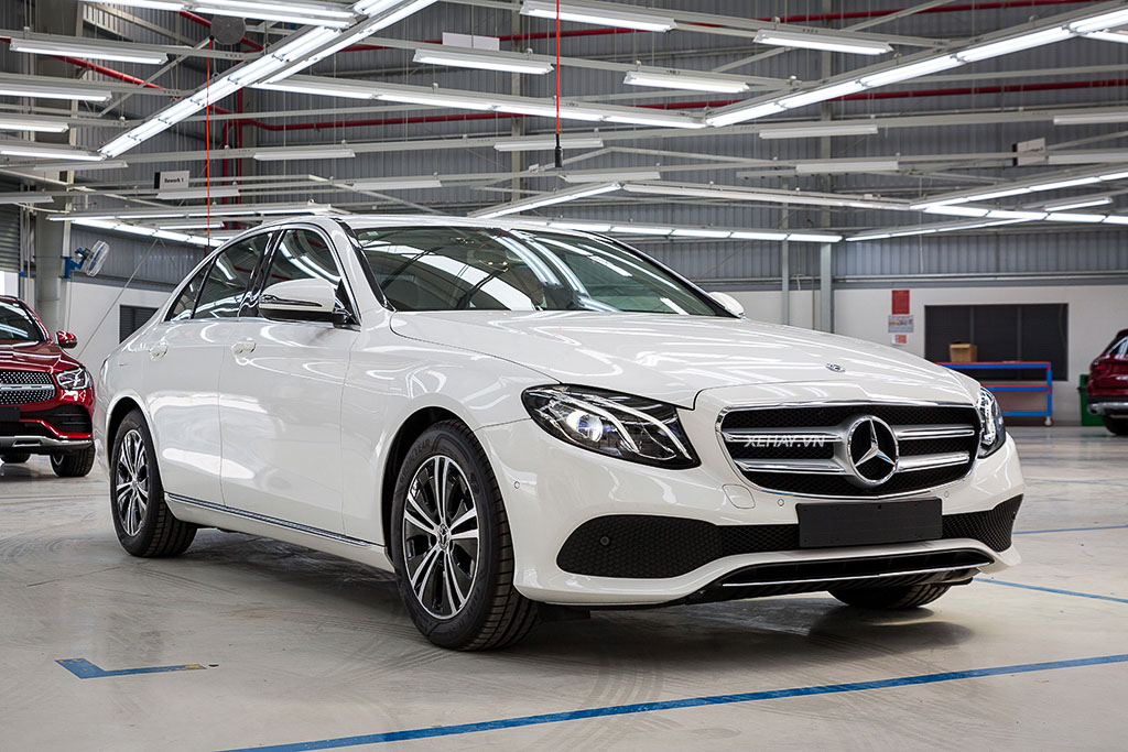 Mercedes-Benz E180 - Có gì với giá bán 2,05 tỷ đồng? - Xe Hơi AZ - Chăm sóc  & độ xe ô tô chuyên nghiệp