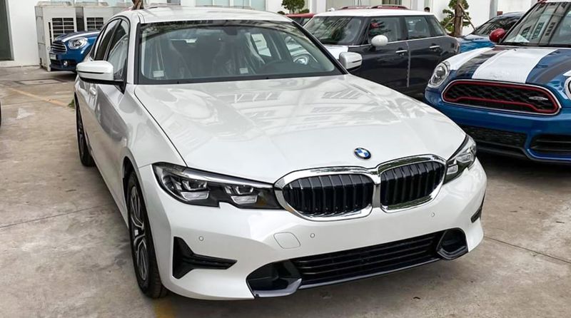  BMW 320i 2020 Sport Line en el concesionario, cuenta regresiva para la fecha de lanzamiento en Vietnam
