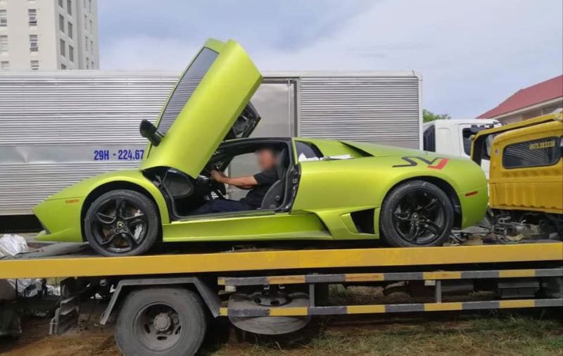 Lamborghini Murcielago và Mercedes-Benz G-Class bị 