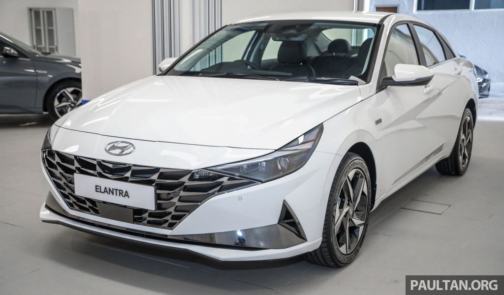 Hyundai Elantra 2021 cũ thông số bảng giá xe trả góp