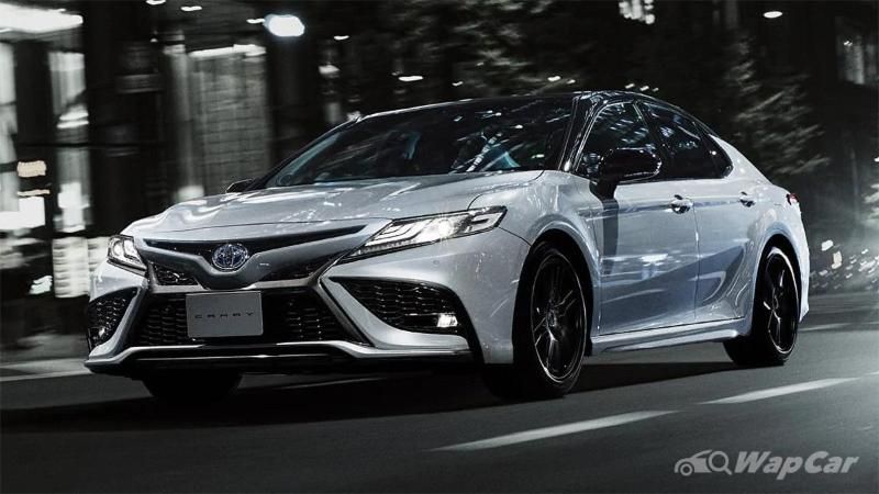 2021 Toyota Camry Hybrid review  Car Reviews  Auto123