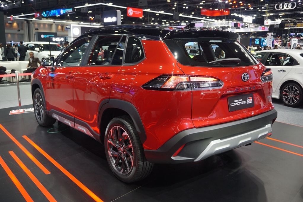 Toyota Corolla Cross GR Sport 2022 chính thức “đặt chân” đến khu vực Đông Nam Á