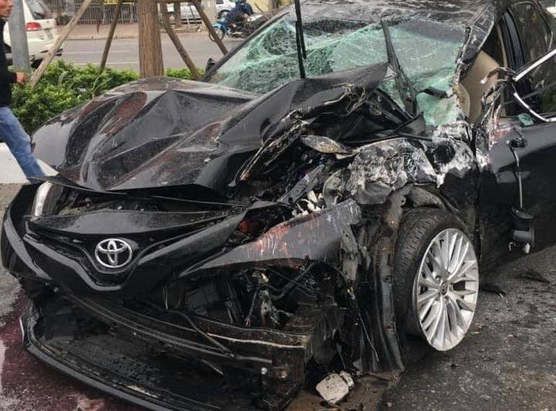 CLIP Tài xế Toyota Camry bỏ chạy trên cao tốc sau tai nạn chết người  Báo  Người lao động