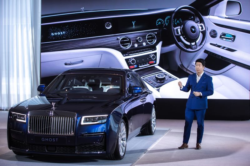 Rolls Royce Ghost Black Badge Giá  Thông số 2023  Blog Xe Hơi Carmudi