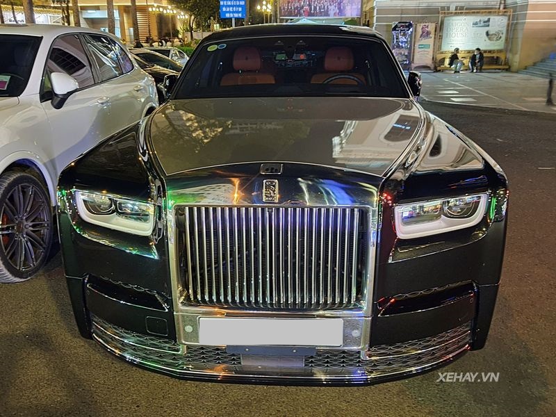 Chi tiết Rolls Royce Phantom kèm giá bán 082023