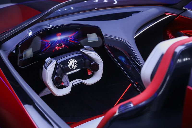 MG hé lộ diện mạo của siêu xe điện Cyberster Concept mới, có thể đi 800 km khi sạc đầy