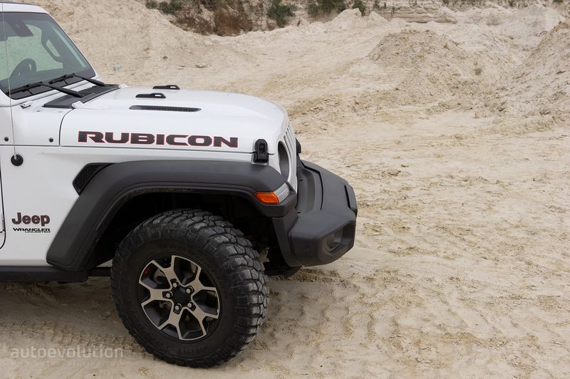 Với gói Xtreme Recon, Jeep Wrangler Rubicon 2021 được 