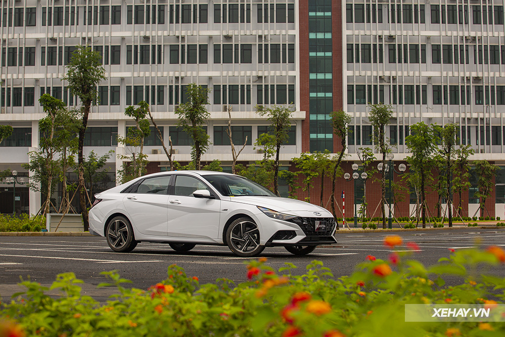 [ĐÁNH GIÁ XE] Hyundai Elantra 2022 N-line: Khi người Hàn quyết tâm làm xe đua