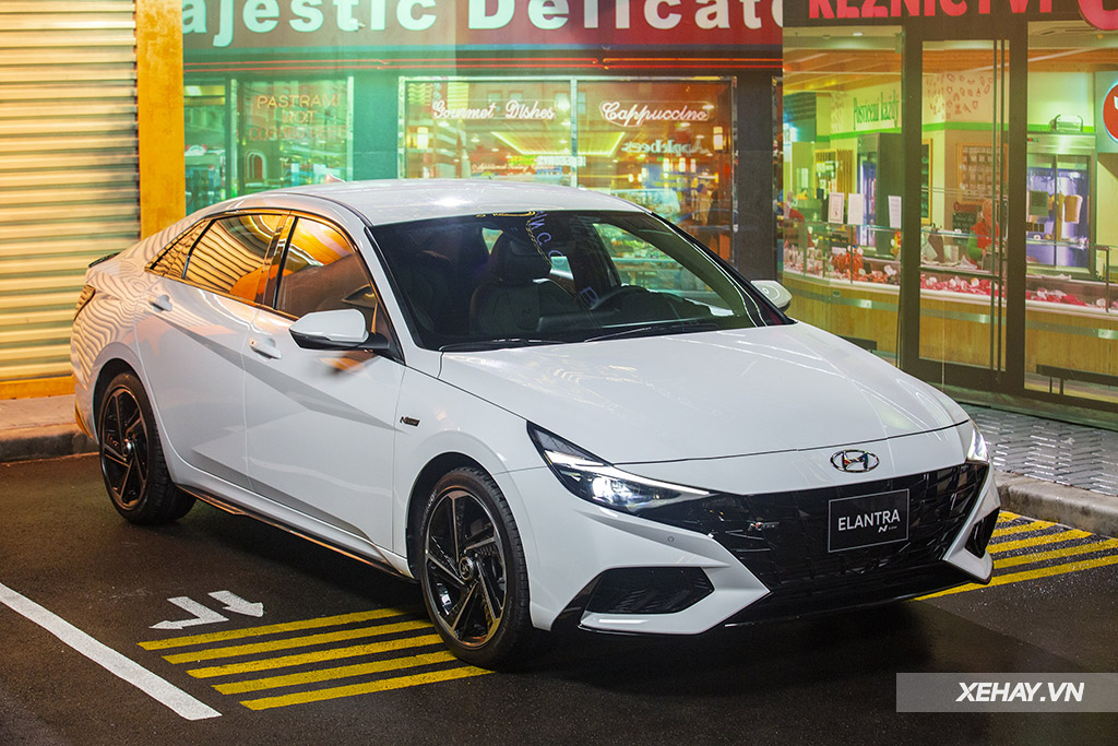 Bộ giảm thanh thể thao Hyundai Elantra kiểu dáng đẹp Mười Hùng Auto