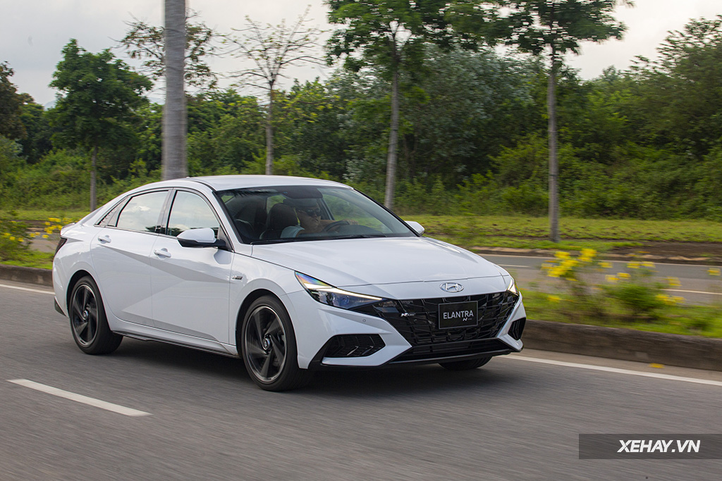 [ĐÁNH GIÁ XE] Hyundai Elantra 2022 N-line: Khi người Hàn quyết tâm làm xe đua