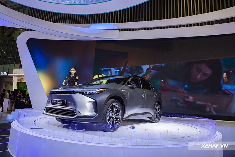 Toyota bZ4X giá chỉ từ hơn 1 tỷ VNĐ tại Thái Lan