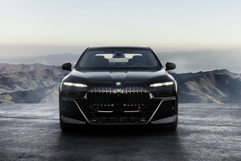 Cập nhật giá xe BMW 7 Series 2023 và ưu đãi mới nhất  Tinxe