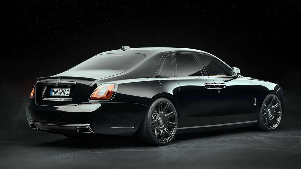 Rolls-Royce Ghost Black Badge cực chất với động cơ mạnh mẽ