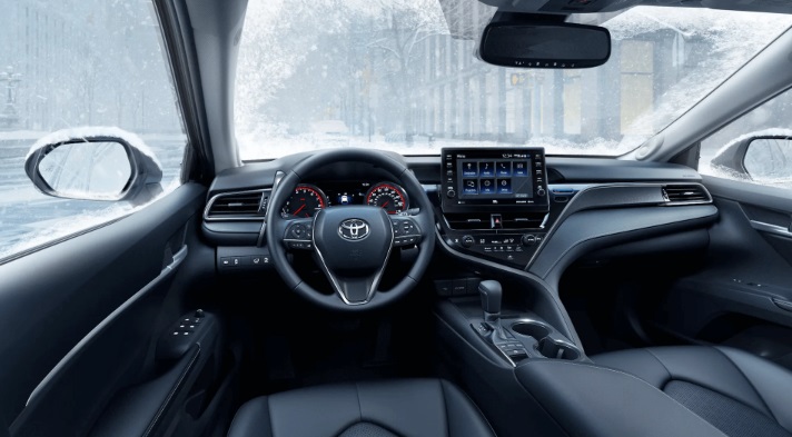 Toyota Camry 2025: Ngoại hình trẻ trung, năng động, thêm hệ truyền động hybrid tiết kiệm xăng