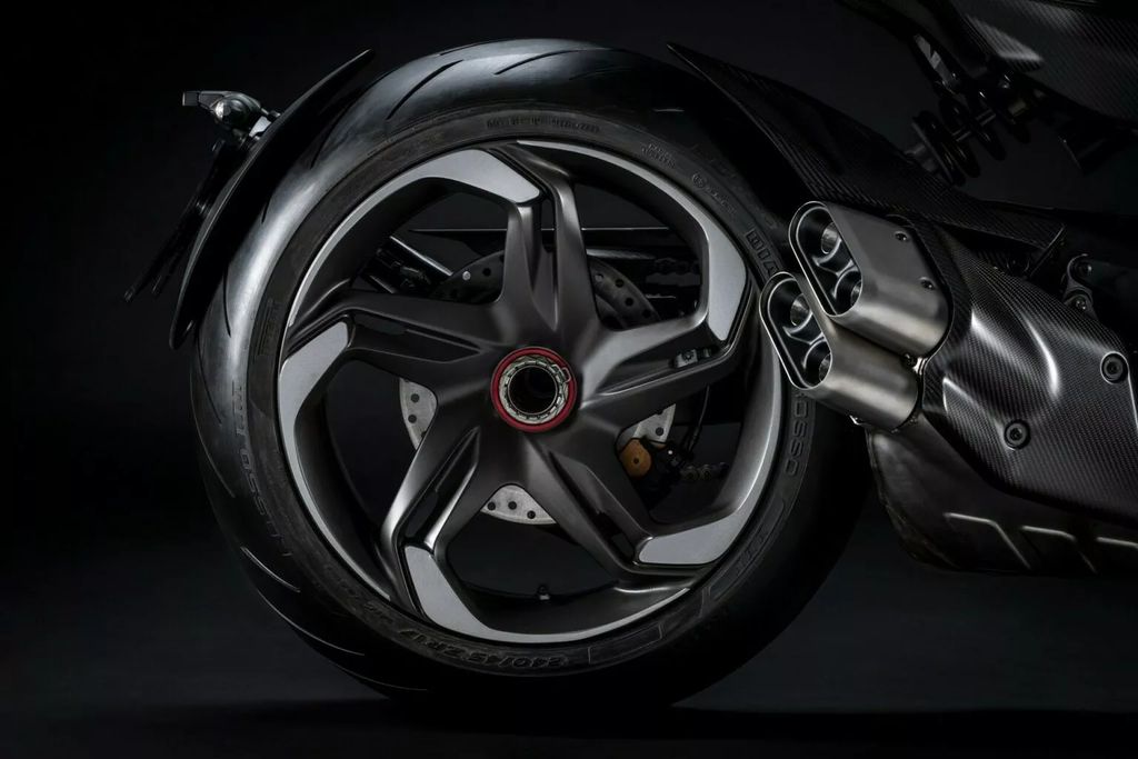 Ducati và Bentley hợp tác phát triển mẫu motor phiên bản giới hạn Diavel, giá từ 1,69 tỷ VNĐ