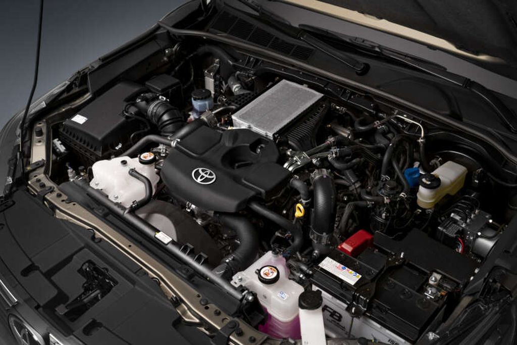 Toyota Hilux 2024 sẽ có công nghệ mild-hybrid 48V