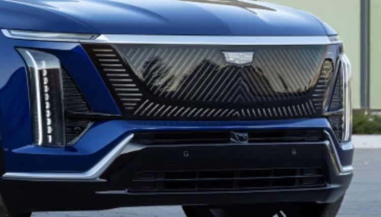 Vistiq – mẫu crossover thuần điện mới của Cadillac lộ thiết kế cực kỳ bắt mắt