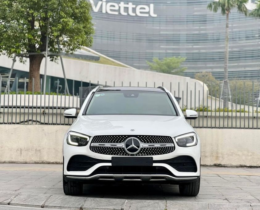 Mercedes-Benz GLC giảm giá cực sốc, khuyến mãi trị giá 200 triệu đồng