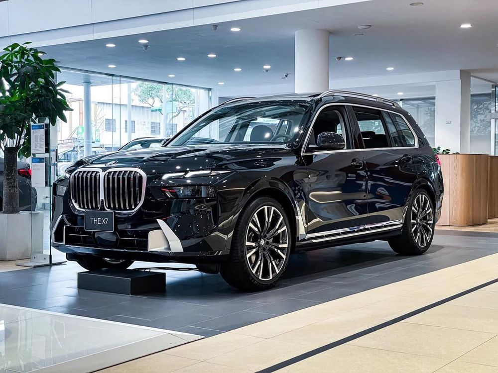 Trải nghiệm thực tế BMW X7 2023 vừa ra mắt giá hơn 7 tỷ đồng thay đổi  những gì