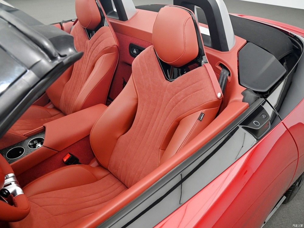 MG Cyberster – Xe thể thao mui trần thuần điện có cửa cắt kéo như Lamborghini, mạnh 536 mã lực
