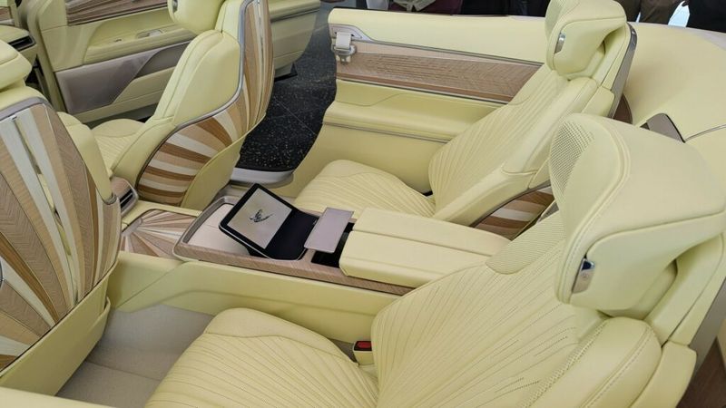 Cadillac Sollei Concept ra mắt: Xe điện mui trần siêu sang với hàng loạt trang bị xa xỉ