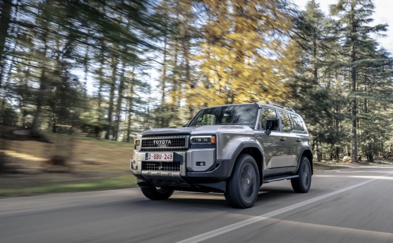 Toyota Land Cruiser có bản van thương mại: Vừa off-road vừa chở hàng