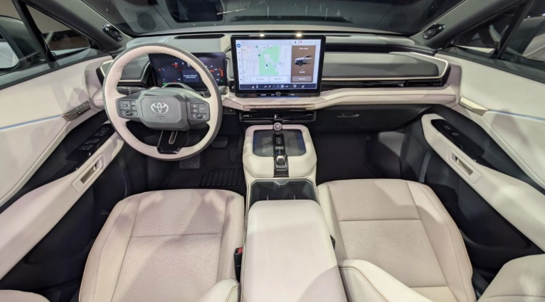 Xehay Toyota%20Highlander%202027%20ra%20mat 110226 3