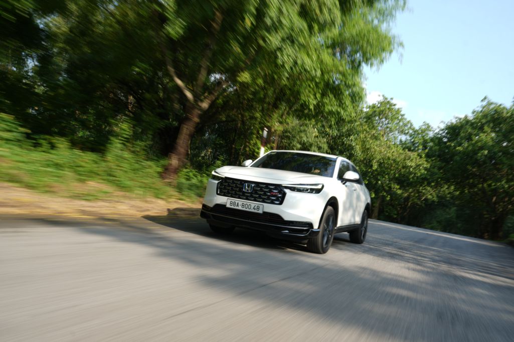 Honda Việt Nam điều chỉnh giá bán của HR-V e:HEV RS, giảm tới 34 triệu đồng Xehay Hrv%20gia%20moi 260226 1