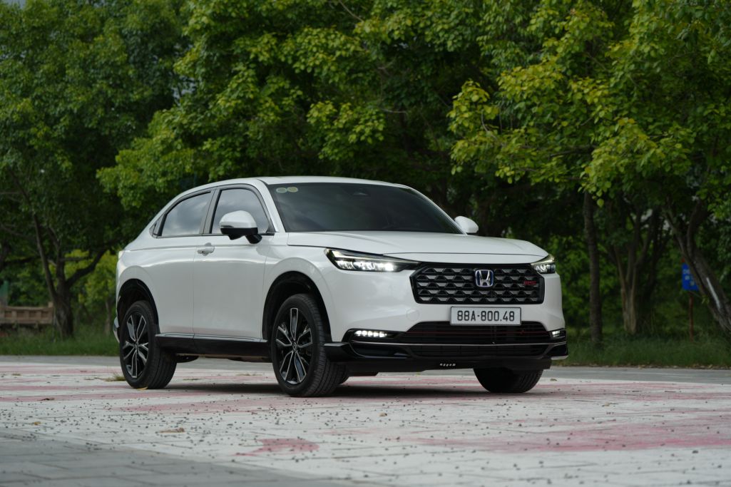 Honda Việt Nam điều chỉnh giá bán của HR-V e:HEV RS, giảm tới 34 triệu đồng Xehay Hrv%20gia%20moi 260226 4