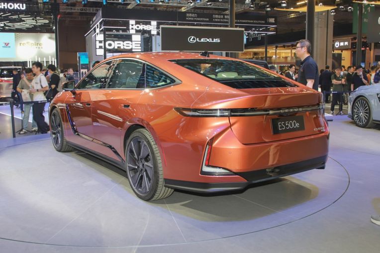 Xehay Lexus%20ES%20500h 290426 6