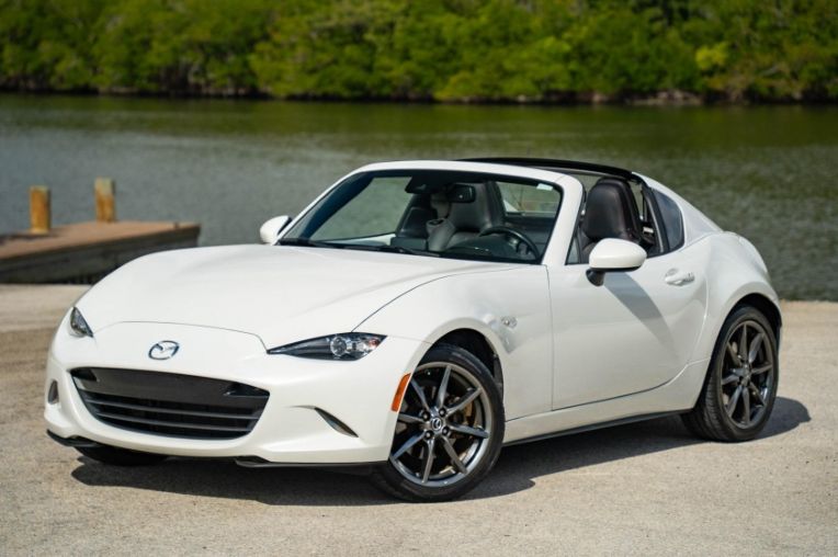 Mazda MX-5 RF bất ngờ được nhận cọc tại Việt Nam