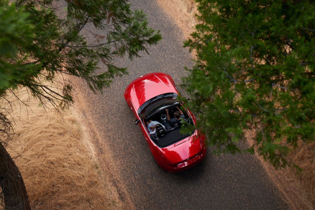 Xehay MX5%20ra%20mat 200626 3