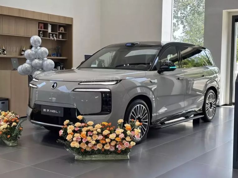 Xehay BYD%20Denza%20N8L 250626 1