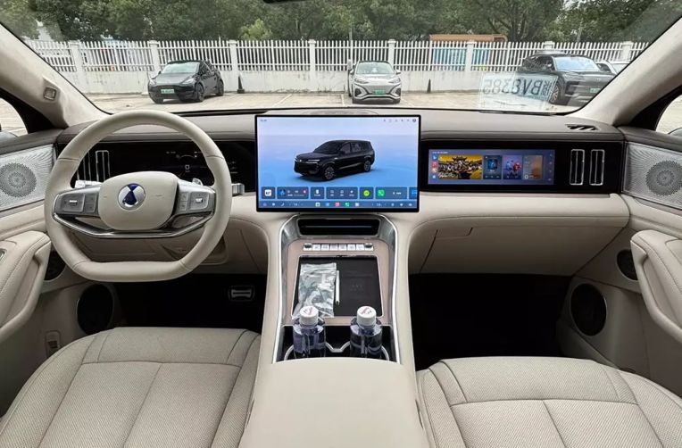 Xehay BYD%20Denza%20N8L 250626 2