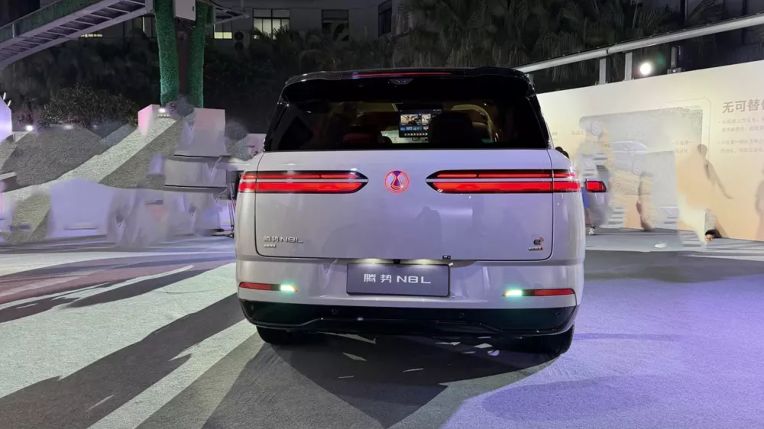 Xehay BYD%20Denza%20N8L 250626 4