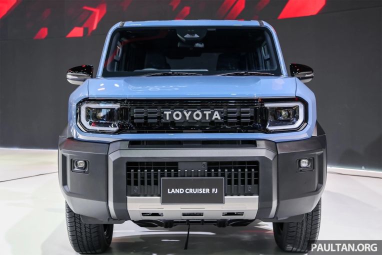 Toyota Land Cruiser FJ sẽ được trưng bày tại đại lý vào tuần sau: Xe nhập Thái Lan, giá dự kiến 1,198 tỷ đồng Xehay FJ%20trung%20bay 250726 2