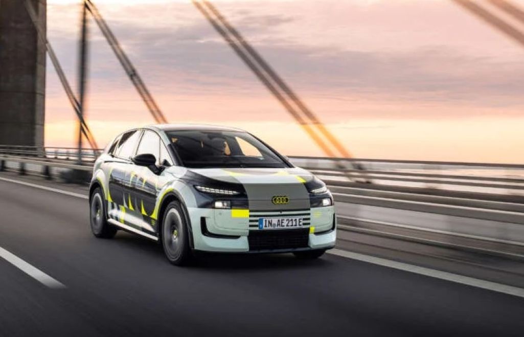 Xehay Audi%20a2%20etron1 110826 1