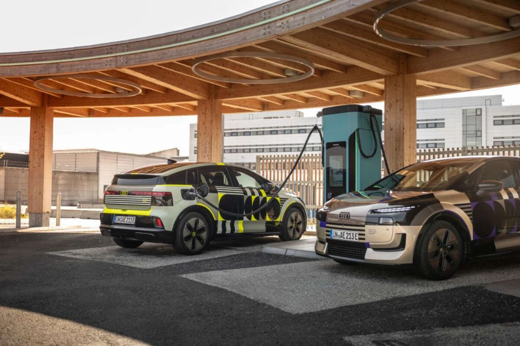 Xehay Audi%20a2%20etron 110826 4