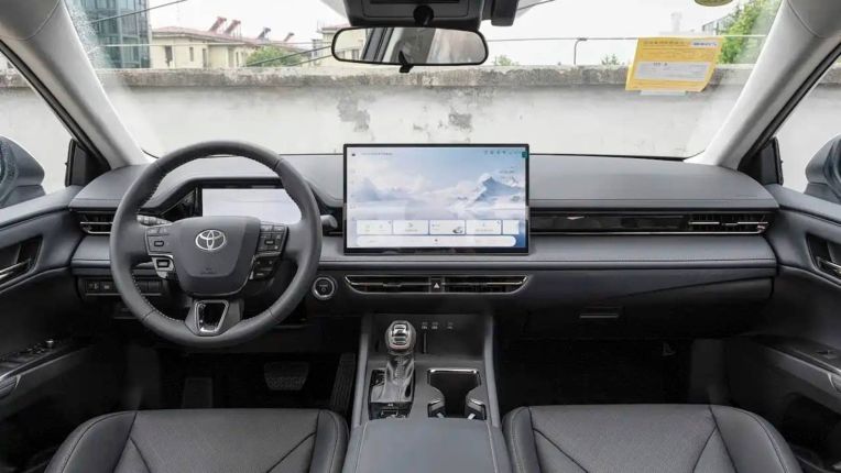 Xehay Camry 170826 1