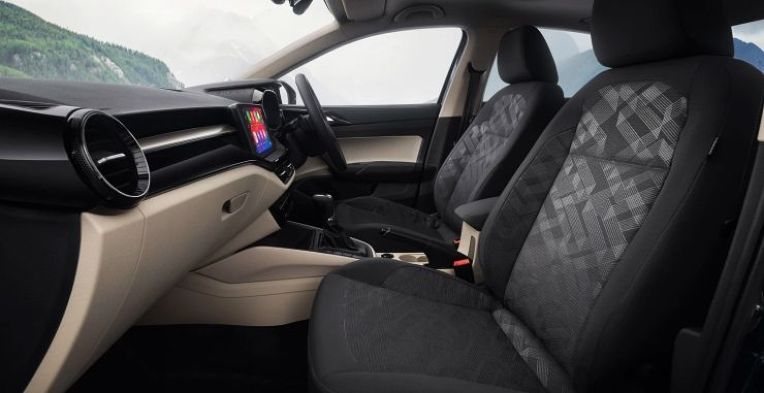 Đèn hậu đổi thiết kế, mâm mới và màn hình 10,25 inch Xehay Skoda%20slavia1 170826 1