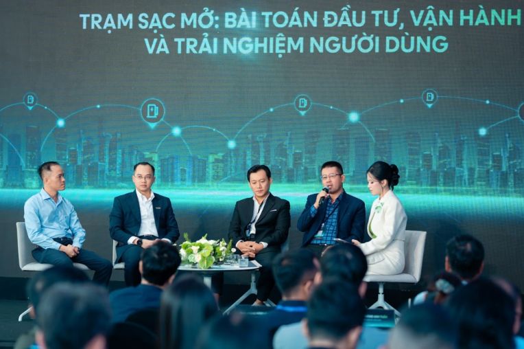 Xehay Vetc%20tram%20sac 150826 2