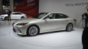 Lexus ES 2019 hoàn toàn mới sẽ là chiếc Lexus đầu tiên tương thích với Apple CarPlay Lexus ES 2019 hoàn toàn mới sẽ là chiếc Lexus đầu tiên tương thích với Apple CarPlay