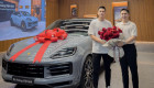 Trung vệ Bùi Hoàng Việt Anh tậu Porsche Cayenne giá 5,8 tỷ đồng