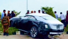Rolls-Royce Spectre bị lật nghiêng, vỡ nát đầu trên cao tốc