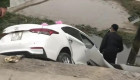 Ninh Bình: Tài xế xe hoa mất lái tông xuống ruộng khiến 3 người bị thương