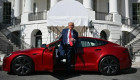 Tổng thống Trump bán xe Tesla Model S sau mâu thuẫn với Elon Musk