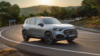 Mercedes-Benz GLB 2026 ra mắt: Nâng cấp từ thiết kế đến hệ truyền động