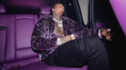 Rapper Moneybagg Yo sở hữu chiếc Rolls-Royce Cullinan màu tím nội thất độc quyền